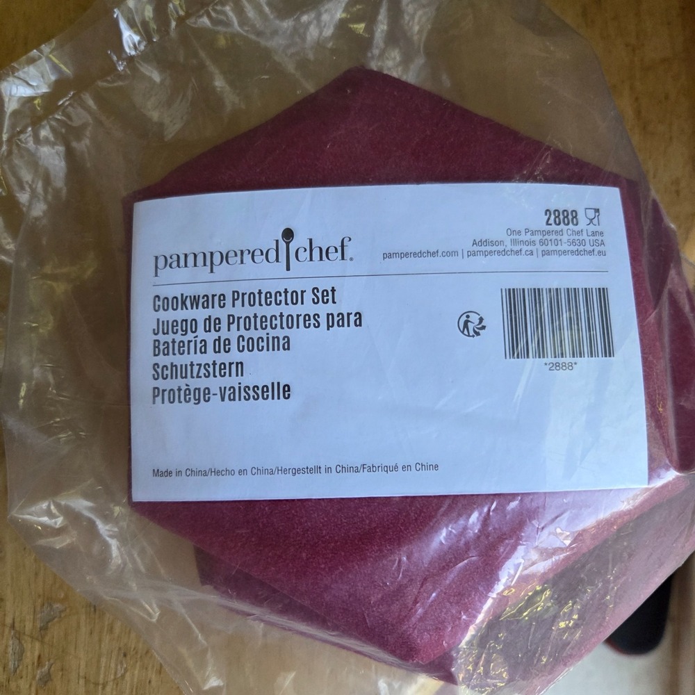 Pampered Chef Cookware Protector Set 3pc Red #2888 New Sealed